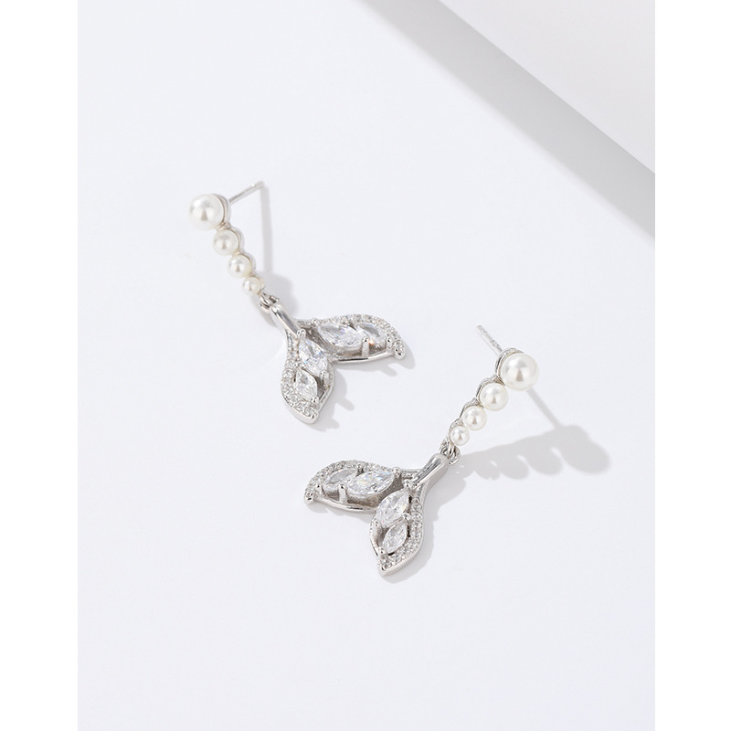 Pendientes de perlas artificiales de cola de pez para mujer 925 plata esterlina 2023 nuevos pendientes de nicho de lujo ligero ins pendientes de alta calidad