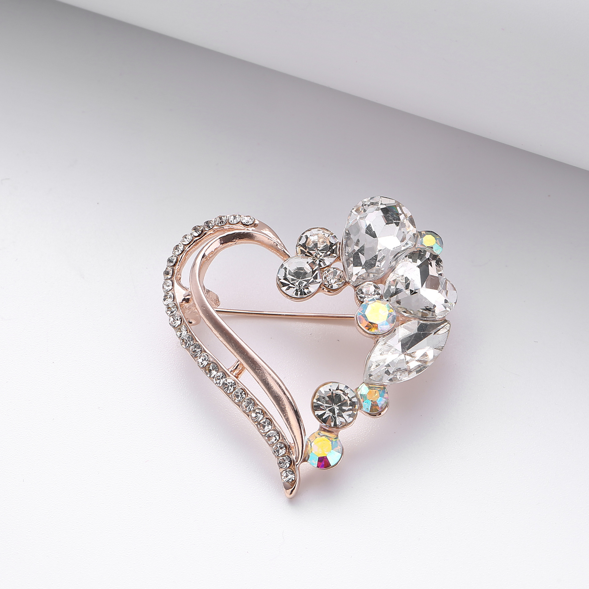 Exquisite Herzbrosche Mit Perle Hochwertiges Accessoire Für Damen_voghion.com