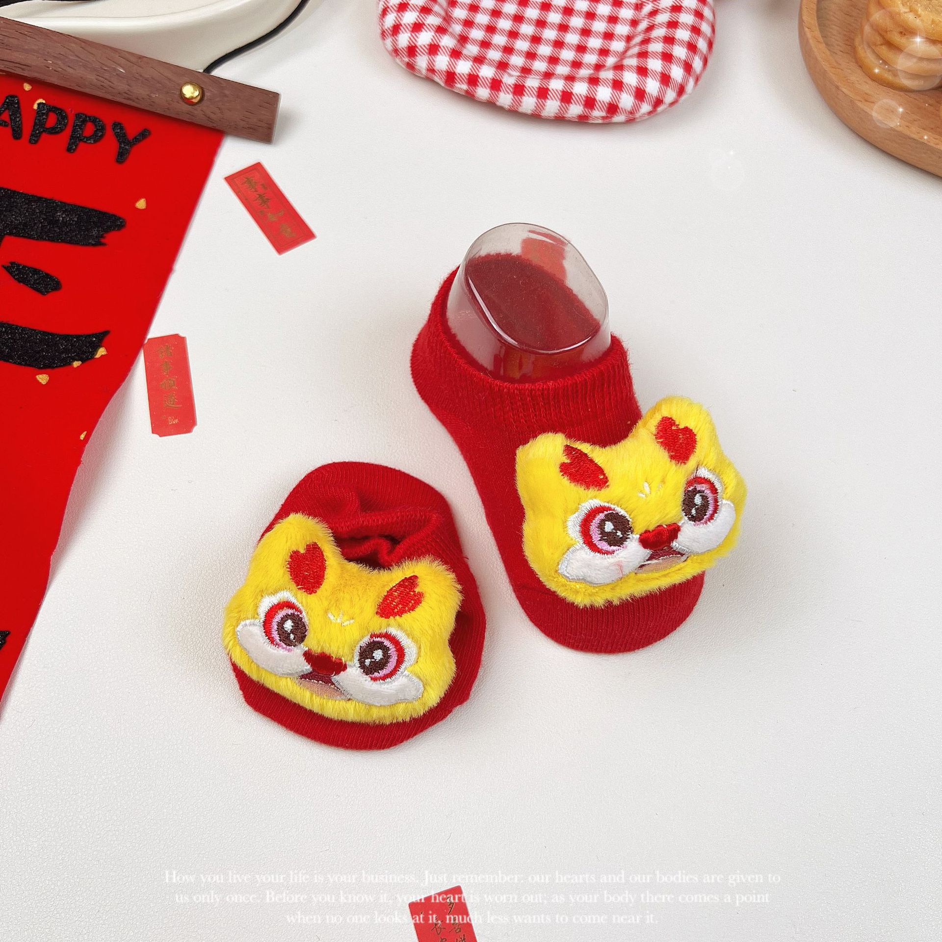 빨간색과 노란색 머리 용