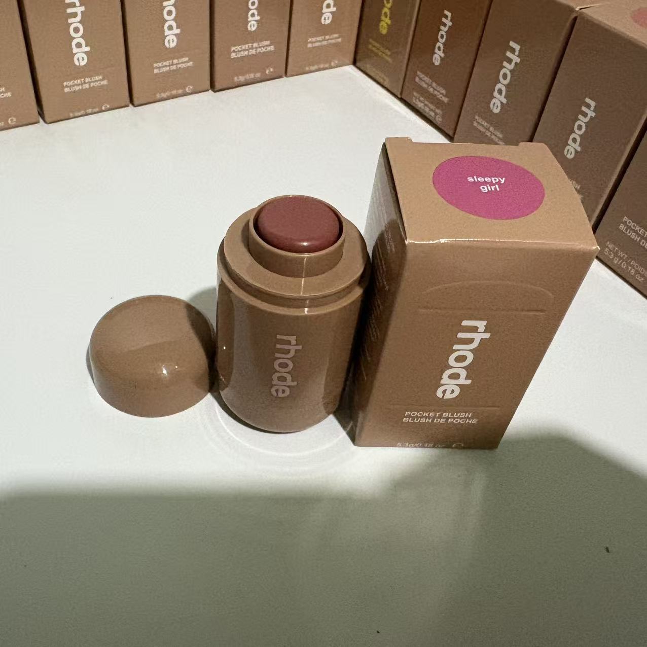Rhode skin nuevo blush hailey piggy / freckle lips and mejillas blush