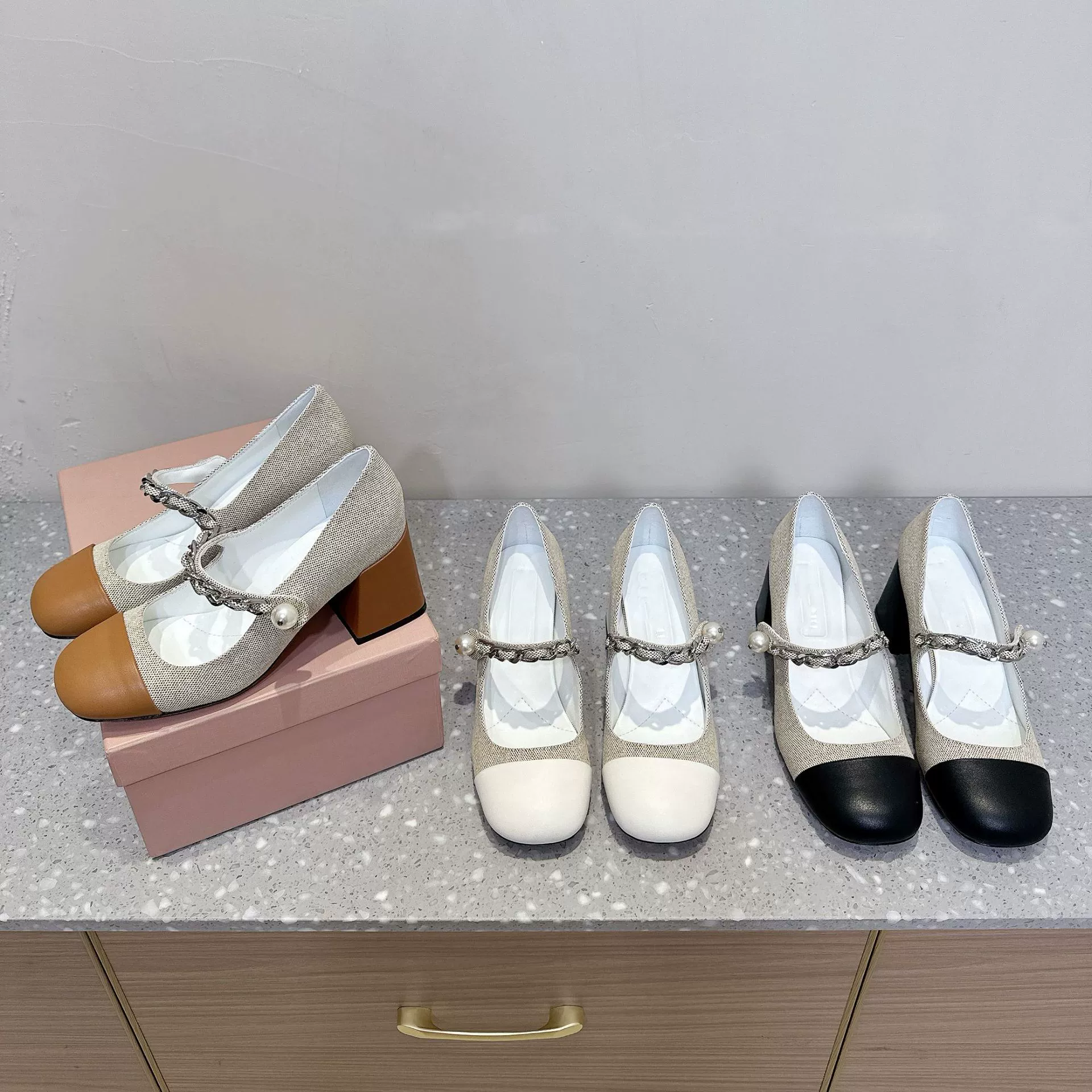 Высокая версия! 2025 весна и лето новая тканая цепочка жемчужная толстая кабловка сандалии женские каблуки модные женские туфли