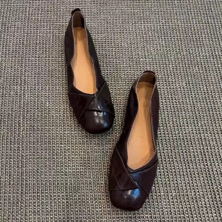 Brown [heel height 2CM] ready stock