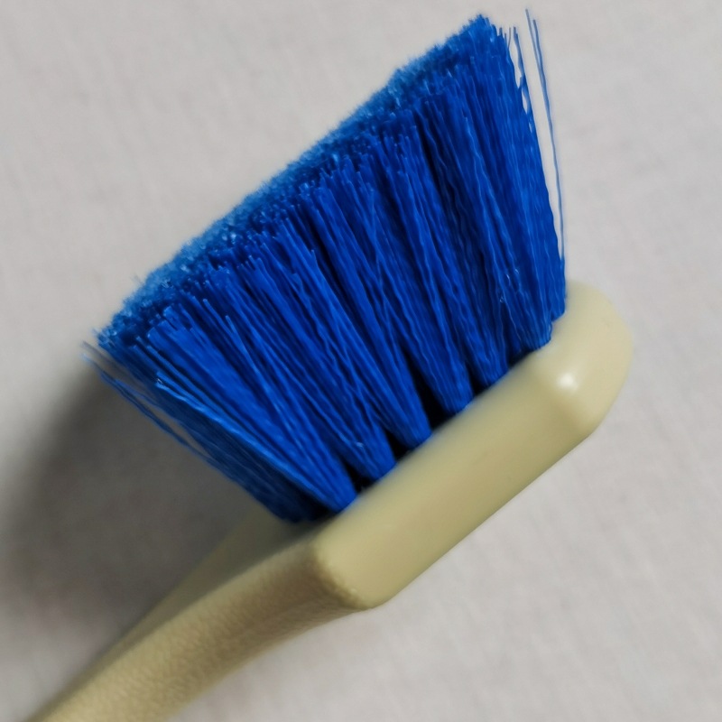 베이지색 손잡이 파란색 머리카락