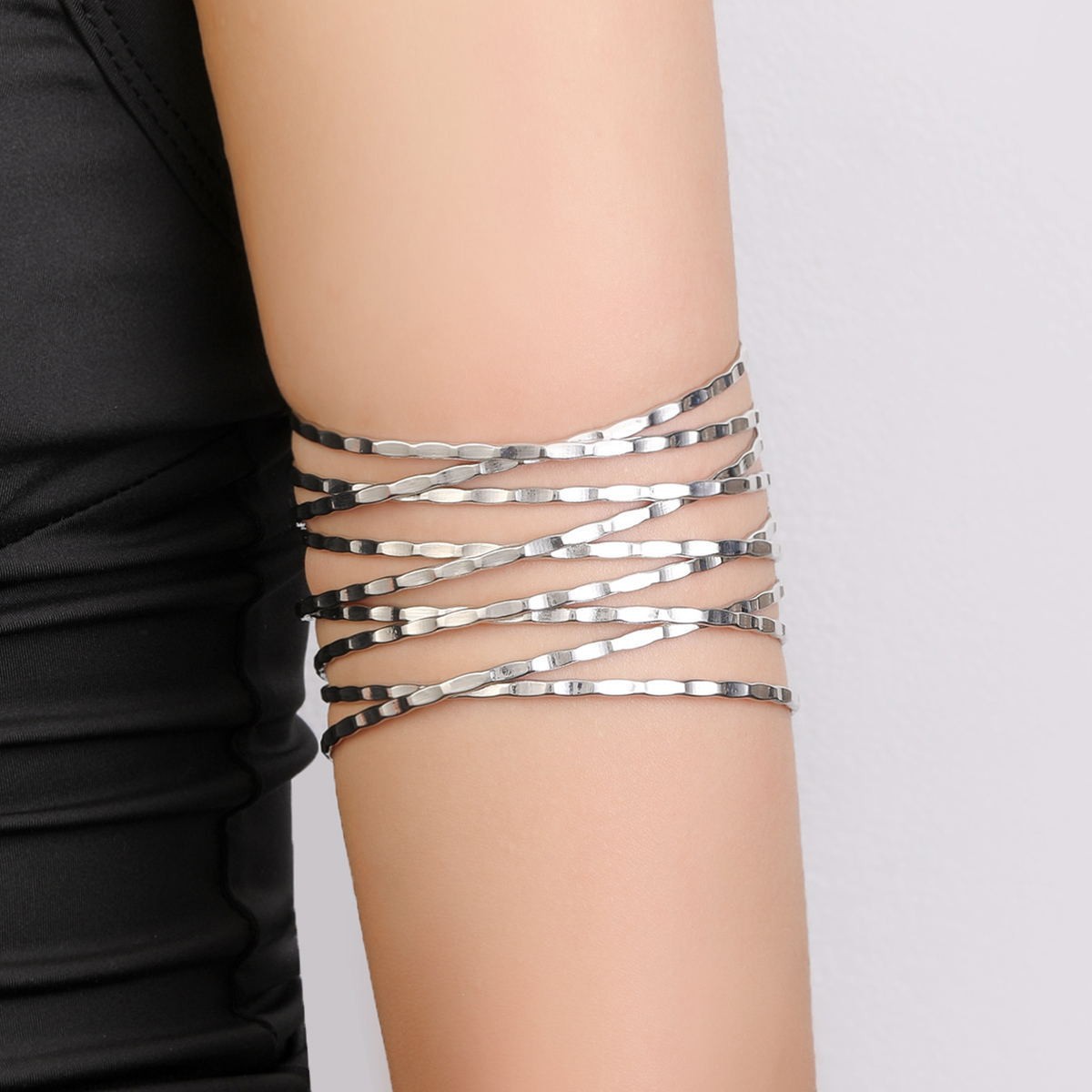 Europea y americana exagerada punk pulsera hueco doble Cruz brazo anillo malla metal pulsera abierta pulsera al por mayor