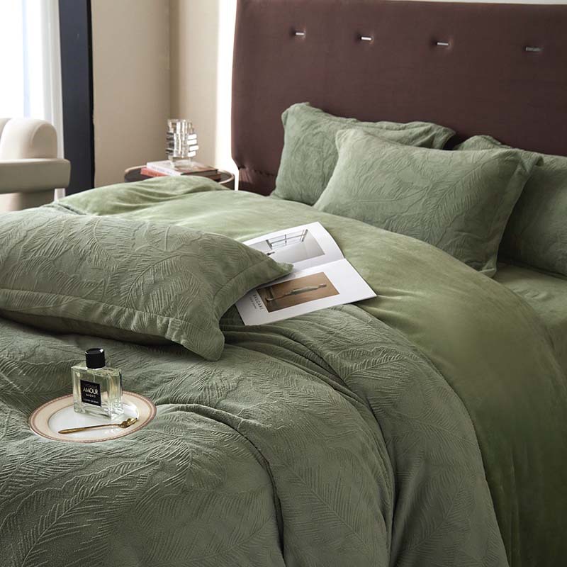 Una clase de cuatro piezas de seda de leche engrosada de alto peso 5D esculpido edredón cubierta sábanas de cama de invierno Kits de calor