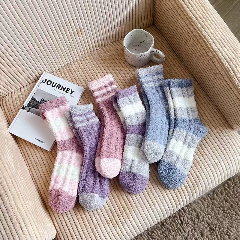 Coral velvet fashionable demi-season knee socks