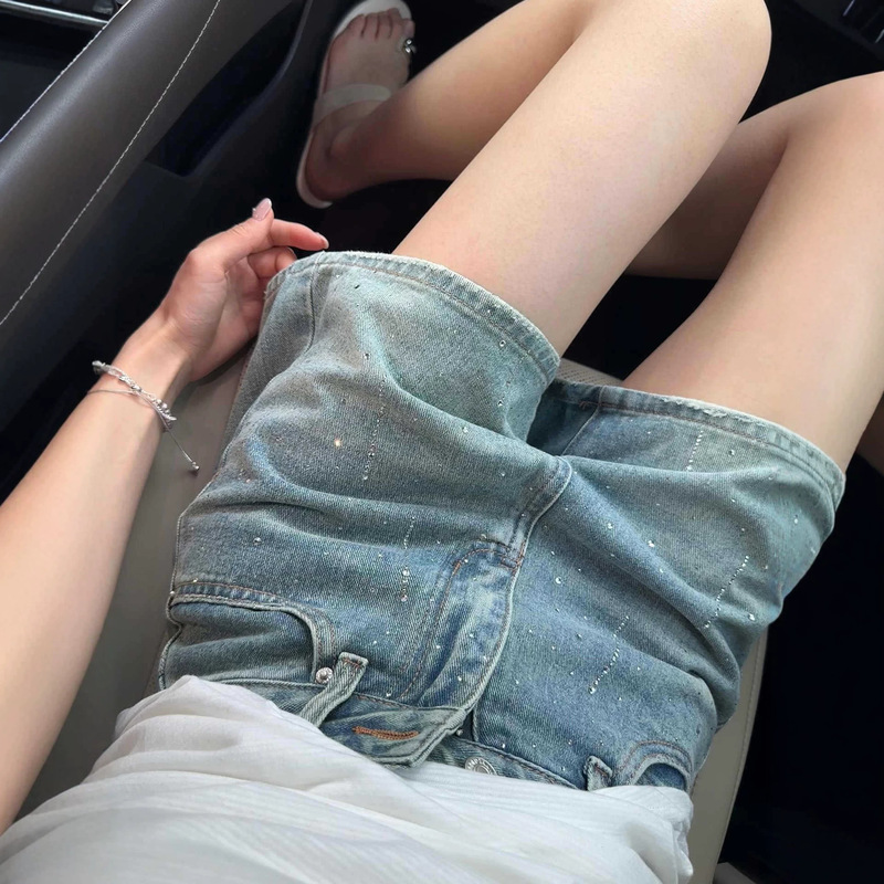Light-Colored Rhinestone Wide-Leg Denim Shorts for Women, Summer New Style, Plus-Size, Loose Fit, Slimming, High-Waisted A-Line Hot Pants