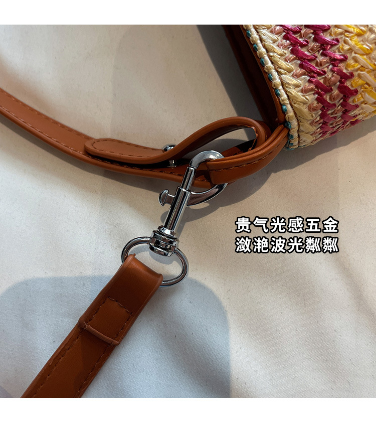 Bohemian hand-woven straw bag for women, large capacity 2025 new summer single-shoulder crossbody beach bag Application Scenario