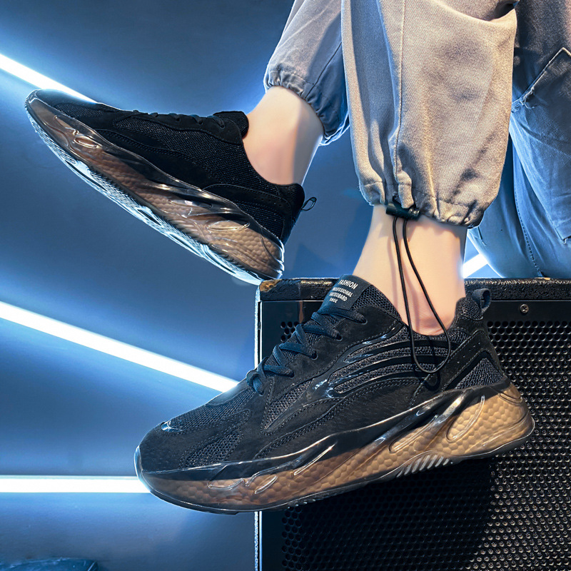 Sports solid color black sneakers