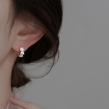 925镀银花朵耳圈简约耳扣一字花朵 2021年新款耳钉甜美耳环耳饰女