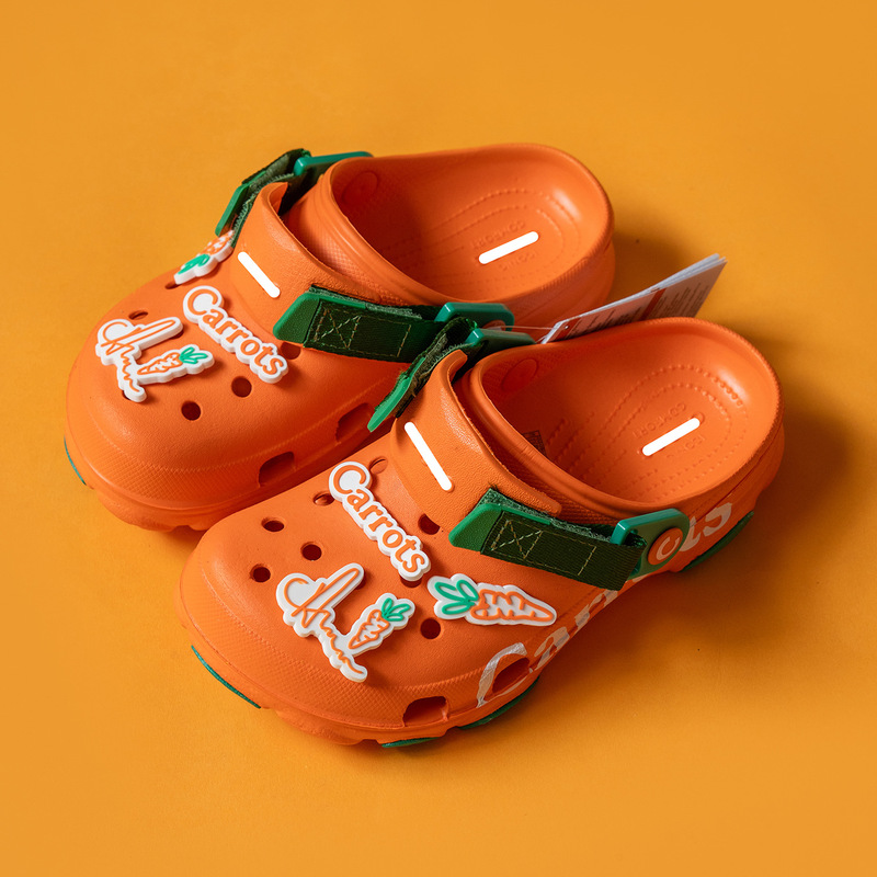 Cross Trilin Carrot Collaboration Breathable Outdoor Clogs for Women, Couple's Sandals with a Soft Feel, Beach Shoes for Men Cross Trilin Carrot Collaboration Breathable Outdoor Clogs for Women, Couple's Sandals with a Soft Feel, Beach Shoes for Men