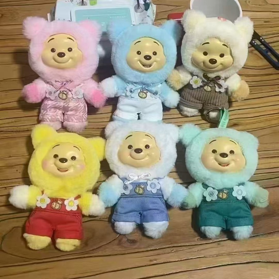 跨境新品糖果熊系列背带裤小熊维尼14cm搪胶毛绒玩偶女生背包挂件