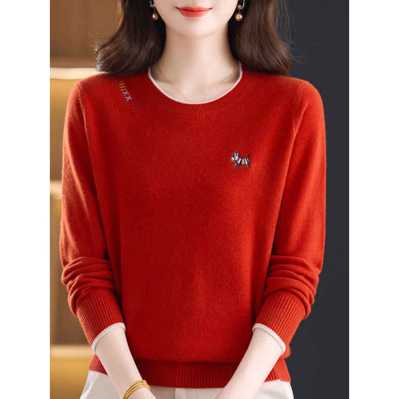 Round Neck Sweater for Women, New Autumn and Winter Style, Loose-Fitting Knit Base Layer, Stylish Mom Fashion, Versatile Top