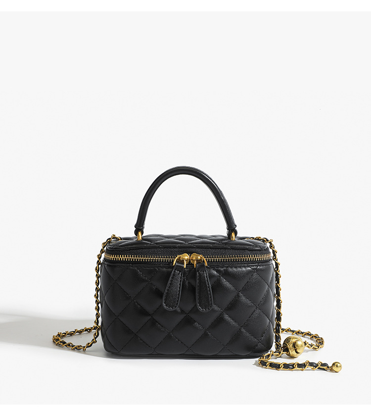 Xiaoxiangfeng Lingge Chain Small Square für Damen 2024 Neue vielseitige Mini-Umhängetasche mit goldenem Ball und Lippenstift_voghion.com