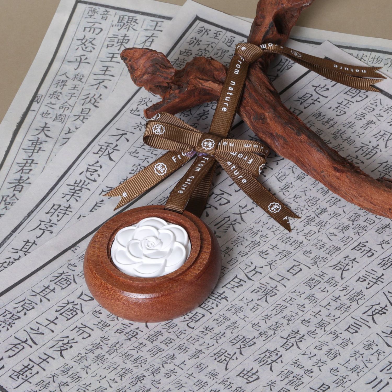 Expansión de coche fragancia de yeso de madera aceite esencial suspensión de madera aire de coche fresco oficina hogar pieza colgante de aromaterapia