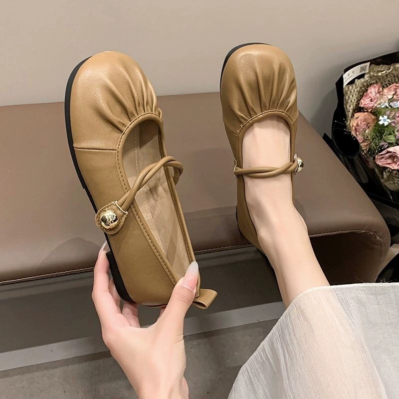 Popular Mary Zhen Doudou 2025 Spring and Summer New Flat Sole Wrinkled One-Line Grandma Light Mouth Gentle Single Shoes Fairy Style