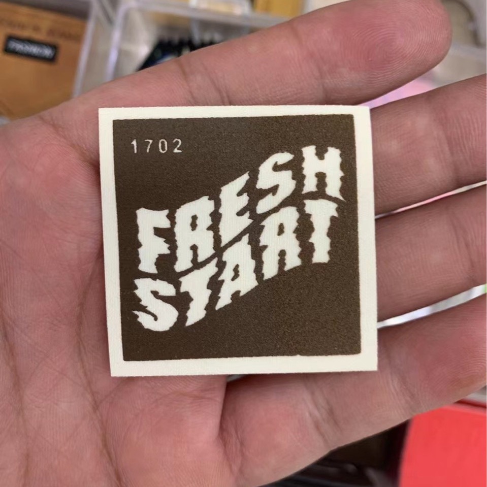 棕色皮牌PU皮革布贴补丁贴小号时尚腰标衣服裤子皮衣包修补装饰