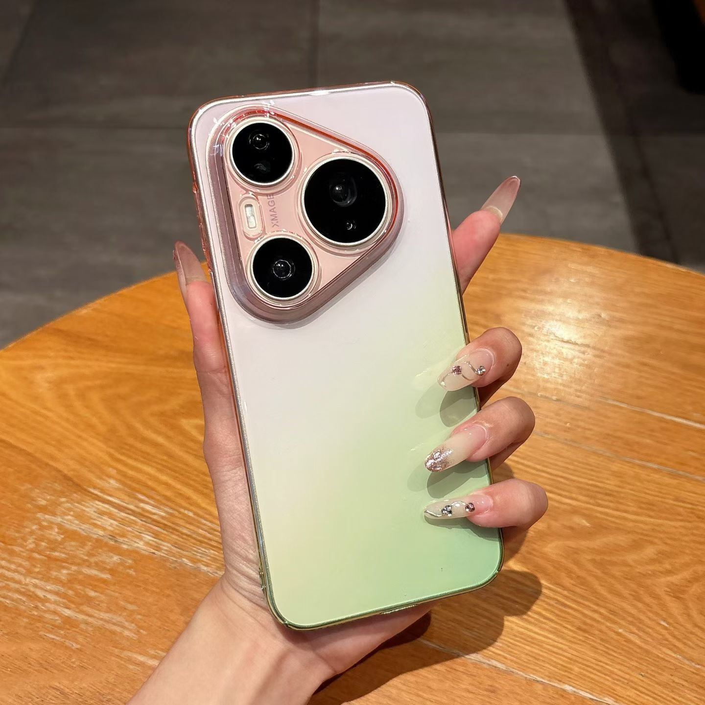 Aplicable para Huawei Pura90Pro Caja de absorción magnética P70 aurora color gradiente cubierta de protección contra caídas simple PC caja dura