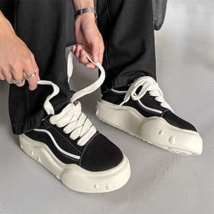 Celebrity-Inspired Black Couple's Thick-Soled Shoes, Unisex Sneakers, Versatile Height-Increasing Shoes, Casual Breathable Niche Canvas Shoes, Trendy