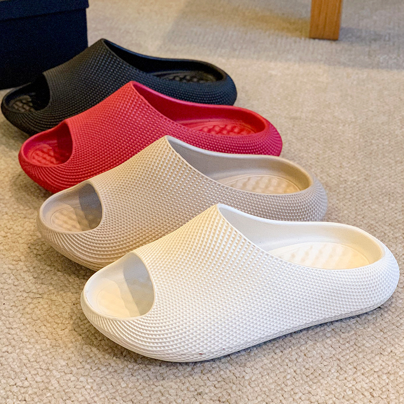 2026 Men's and Women's Summer Outdoor Thick-Soled Height-Increasing Home Couple Non-Slip Beach Sandals with a Feeling of Stepping on Poop
