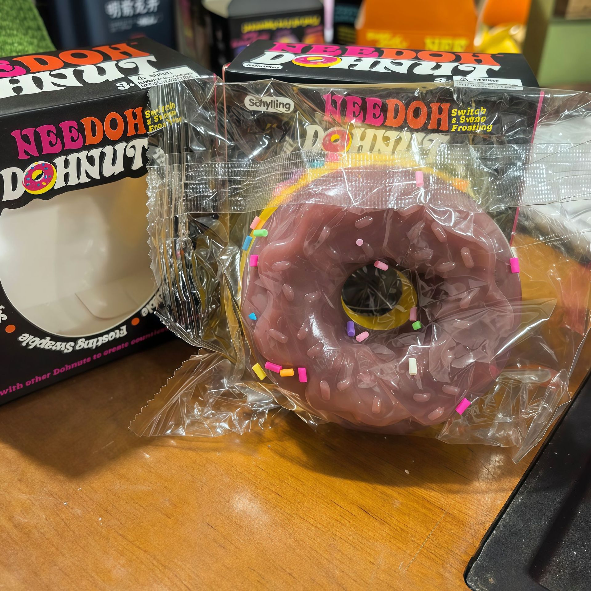 Игрушка-антистресс NeeDoh Dippin Donut цвет 2