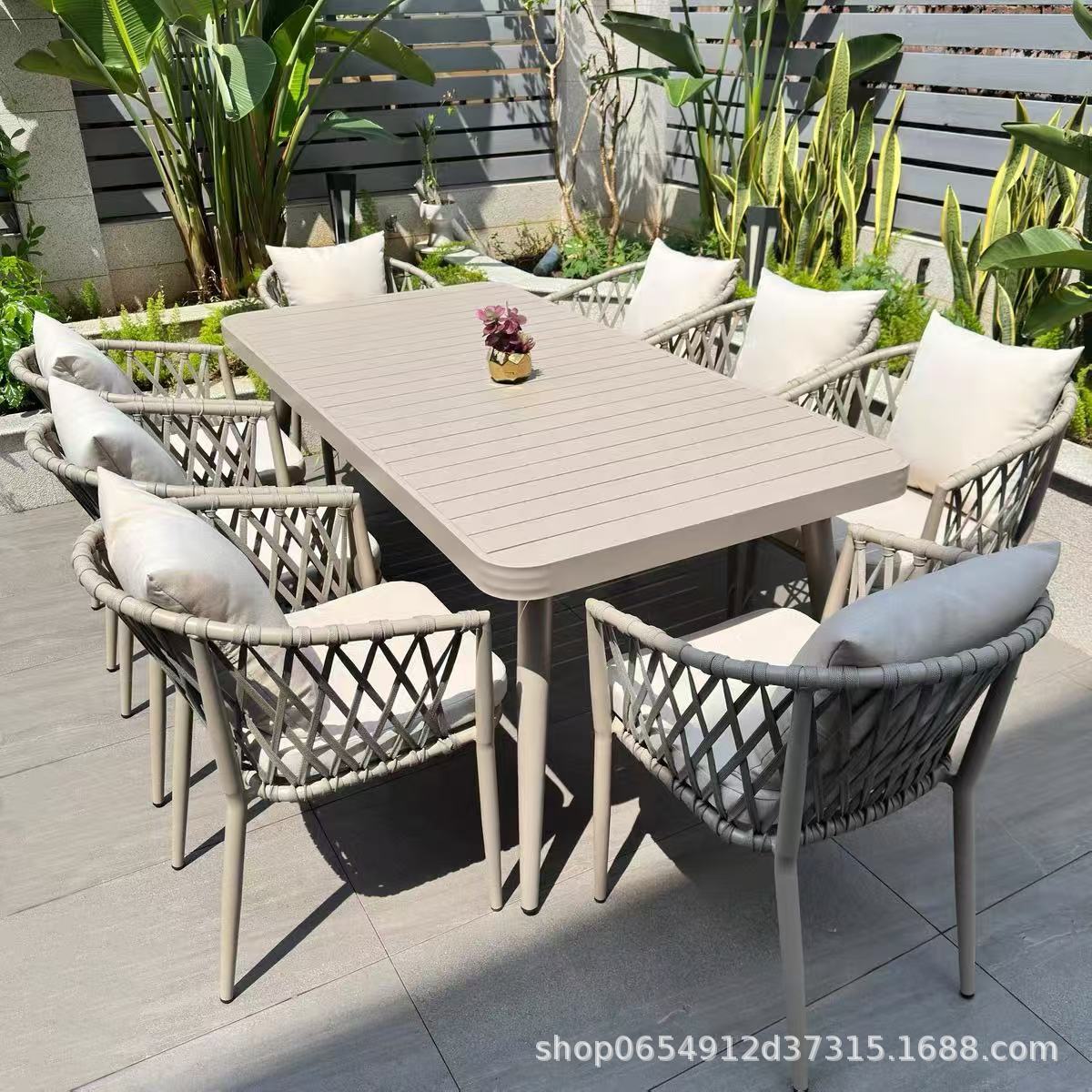 Sillas de caña al aire libre patio de alta gama al aire libre sillas de patio jardín tabla de madera de plástico simple mesa de caña ocio sillas