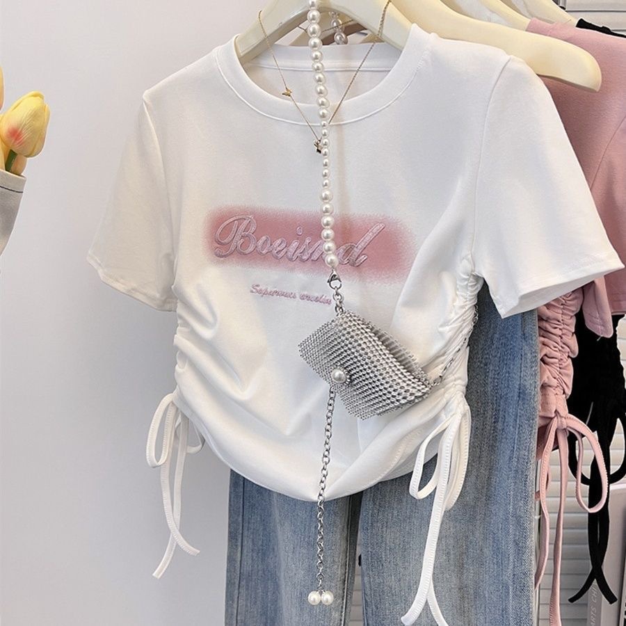 Retro design fitted short short sleeve T-shirt with a round collar