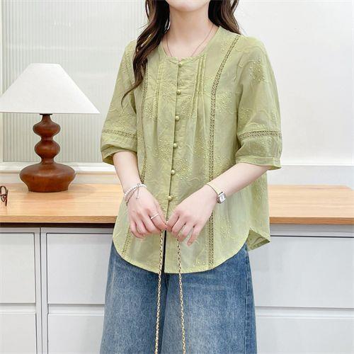 2026 Plus-Size Women's Shirt with Embroidery, Suitable for Outerwear, Half-Sleeve, Lightweight, Cute, Covers the Belly and Hides the Body Shape, in Grass Green 2026 Plus-Size Women's Shirt with Embroidery, Suitable for Outerwear, Half-Sleeve, Lightweight, Cute, Covers the Belly and Hides the Body Shape, in Grass Green