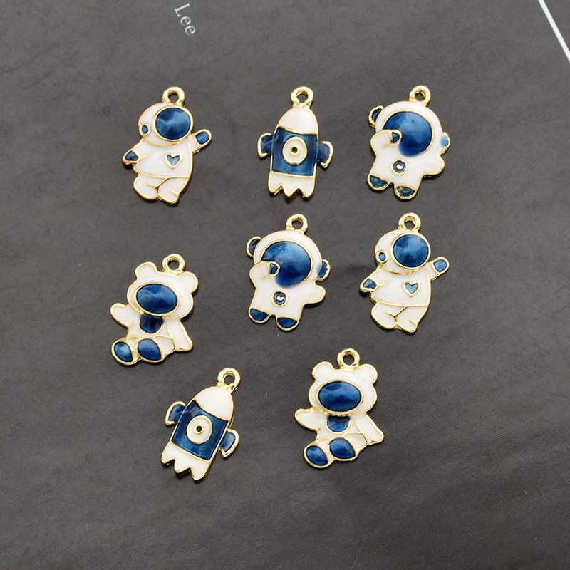 10 Pcs/package Cute Astronaut Rocket Alloy Enamel Plating Pendant Jewelry Accessories display picture 1