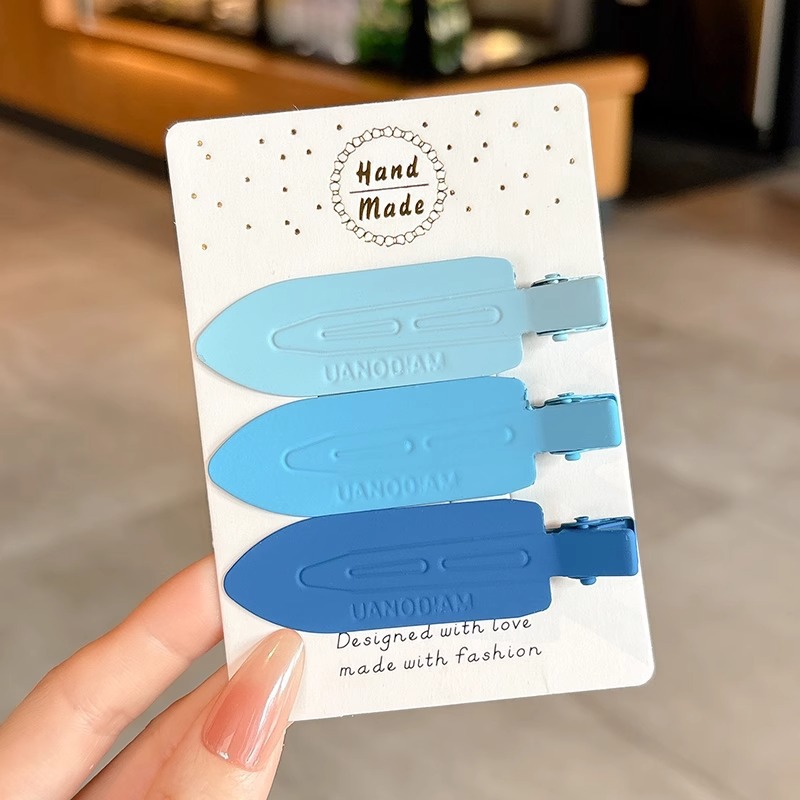 2025 primavera Klein azul clip de cabello nueva tarjeta de cabello sin rastro rojo en línea con el mismo toque de cabello lateral frisa clip de cabeza