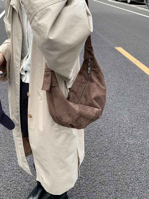 跨境麂皮绒包包女2025秋冬新款潮大容量单肩包小众设计质感饺子包|undefined
