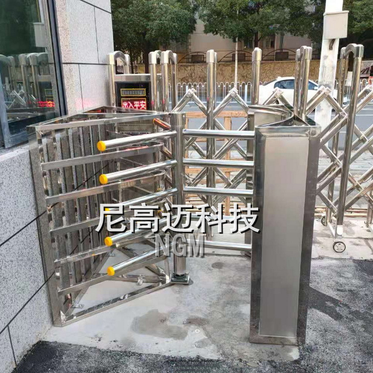 尼高迈品牌单向门,长沙法院出口通行半高转闸手推转向道闸,矩形门