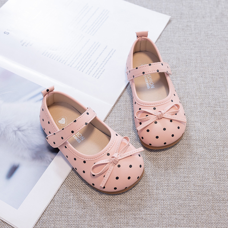 Zapatos de princesa de arco ondulado de niñas 2026 primavera y verano nuevos zapatos de moda para niños pequeños zapatos de cuero de estilo extranjero zapatos de bebé image 3