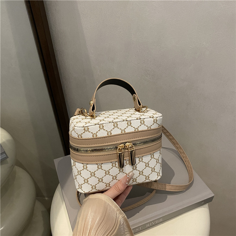 Fashion Retro Printed Crossbody Bag for Women New Style Splicing Versatile Shoulder Bag Ins Style Popular Hand Box Bag
