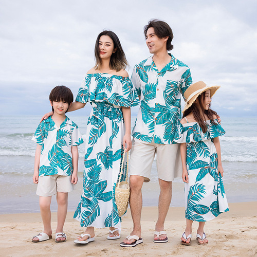 Mother-daughter parent-child wear  new summer dress seaside vacation beach dress for a family of three, fashionable and high-end