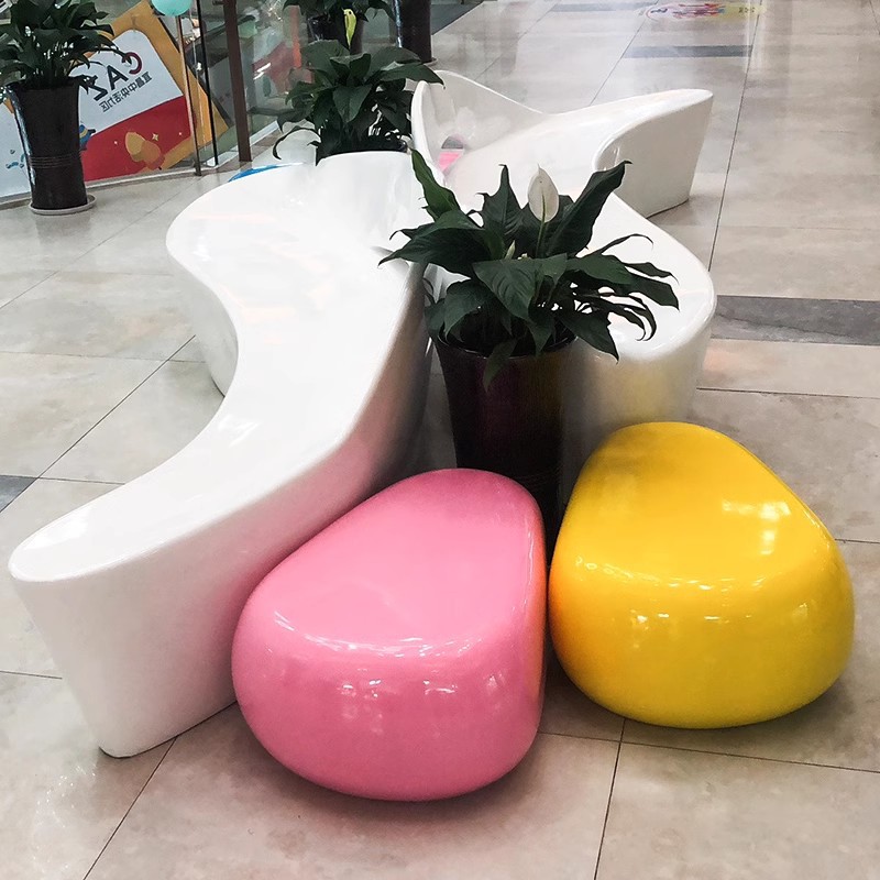 Silla de delfín de fibra de vidrio de guijarro asiento taburetes de sala de estar para niños públicos al aire libre taburetes modernos y simples