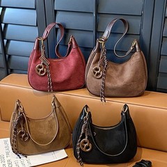 跨境麂皮绒潮流2025新款时尚复古磨砂饺子包秋冬季流行斜挎女包包
