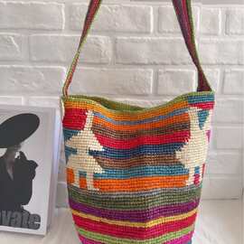 日系拉菲草彩色编织水桶包女海边度假波西米亚风沙滩包手钩斜挎包