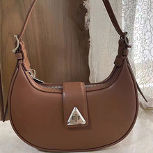 单肩 1205 三角扣  腋下新月包