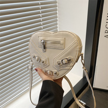 �r���¿���μ������С������Ů���玧б����C܇��ɫ2025ɭ��