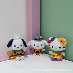 かわいいサンリオハロウィーンカボチャのケイティ猫のアメの玉桂犬のパチャ犬のぬいぐるみのペンダント