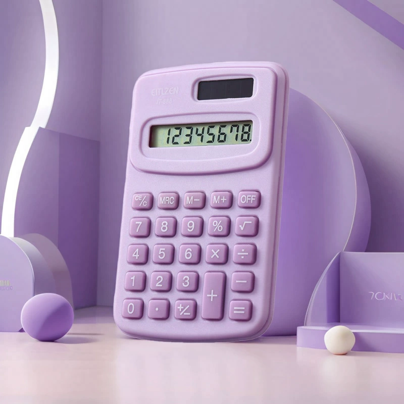 Простой студент изучает канцелярские товары для офиса милый портативный карманный бухгалтер мини калькулятор