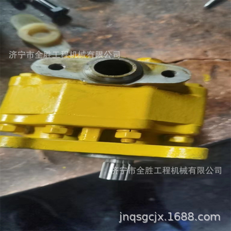 D31A-17推土机齿轮泵113-15-34800 涨紧油缸 一级齿轮挖掘机