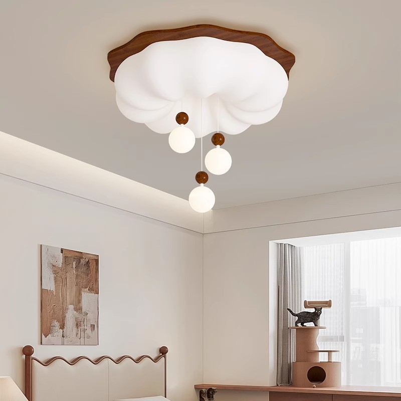 Lámpara de techo de dormitorio antiguo