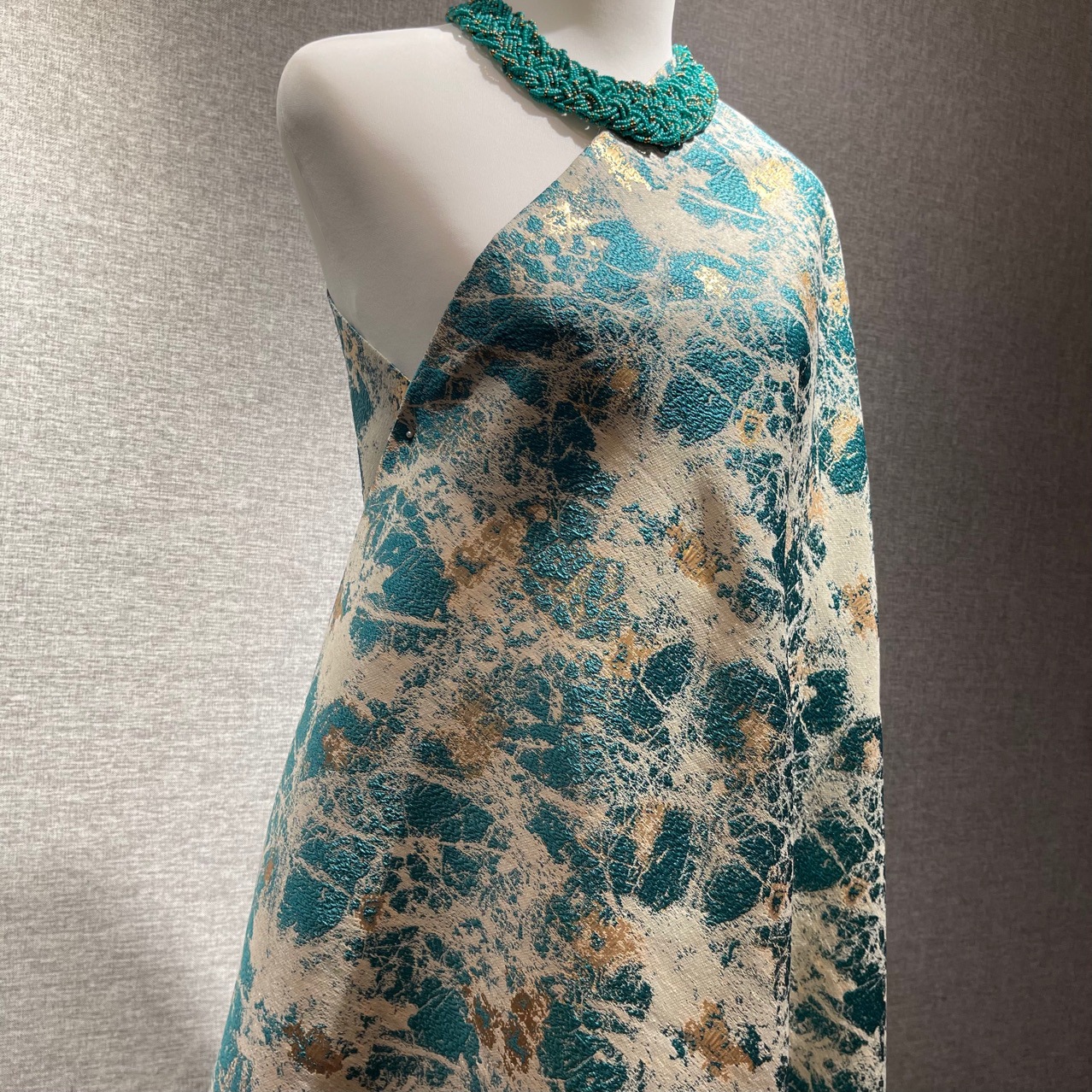 2021年新款时尚礼服连衣裙面料古装汉服鞋帽箱包外套上衣提花面料