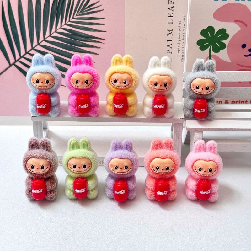 植毛座りコカコーラバニーかわいいブラインドボックス車のデスクトップ装飾品ペンダント携帯電話チェーン樹脂ジュエリーアクセサリー|undefined