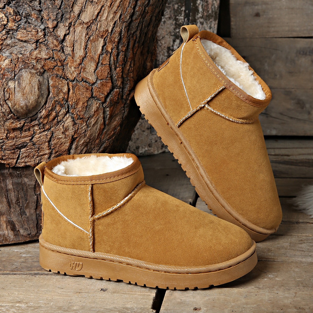 Bottes de neige classiques pour femmes en hiver, semelle épaisse, chaussures en peluche et coton chaud, vêtements d'extérieur courts du nord-est_voghion.com