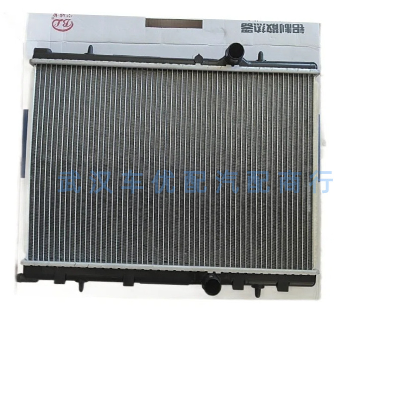 1330F4/1330.F4 is suitable for Peugeot 206, 207, and Citroen C2 models with manual transmissions; radiator water tank, in stock and ready to ship