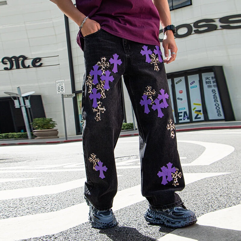 2025 インターネットセレブ同じスタイルのジーンズトレンディなブランドクロス刺繍ジーンズメンズルーズストレートカジュアルロングパンツ|undefined