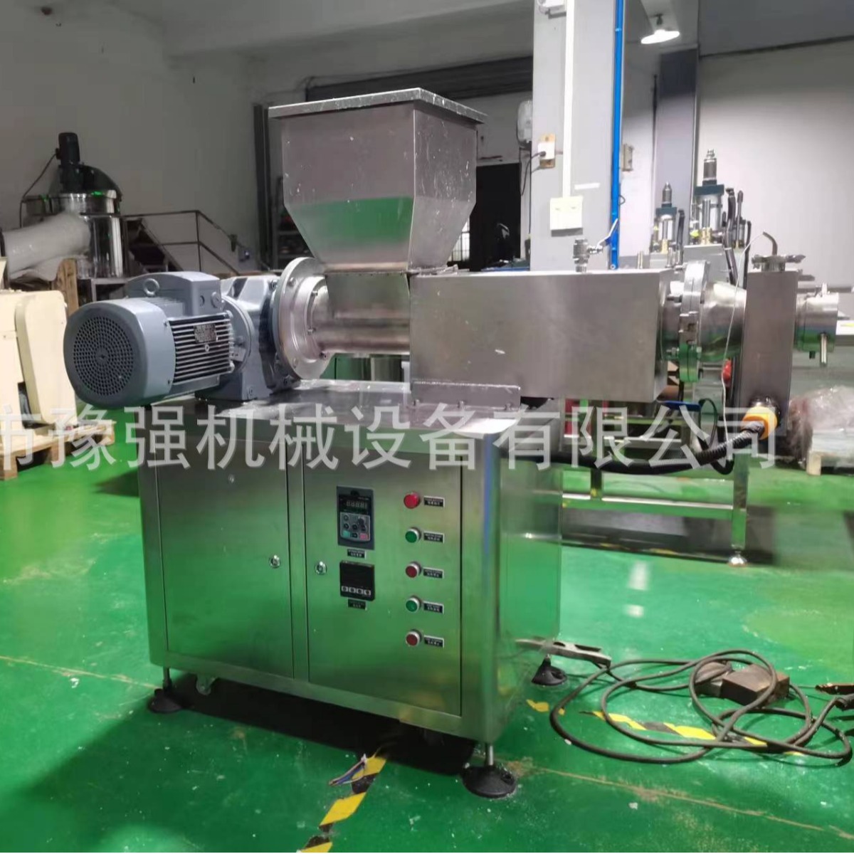 Transparent automatic laundry soap